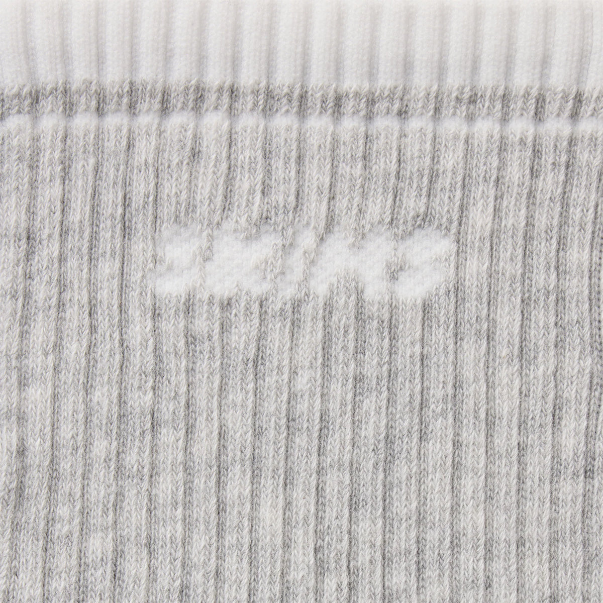 SKIMS SOCKS RIBBED QUARTER CREW LOGO SOCK | LIGHT HEATHER GREY AND SNOW