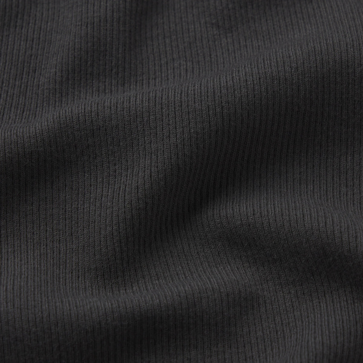 COTTON RIB BOY SHORT | SOOT CONTRAST