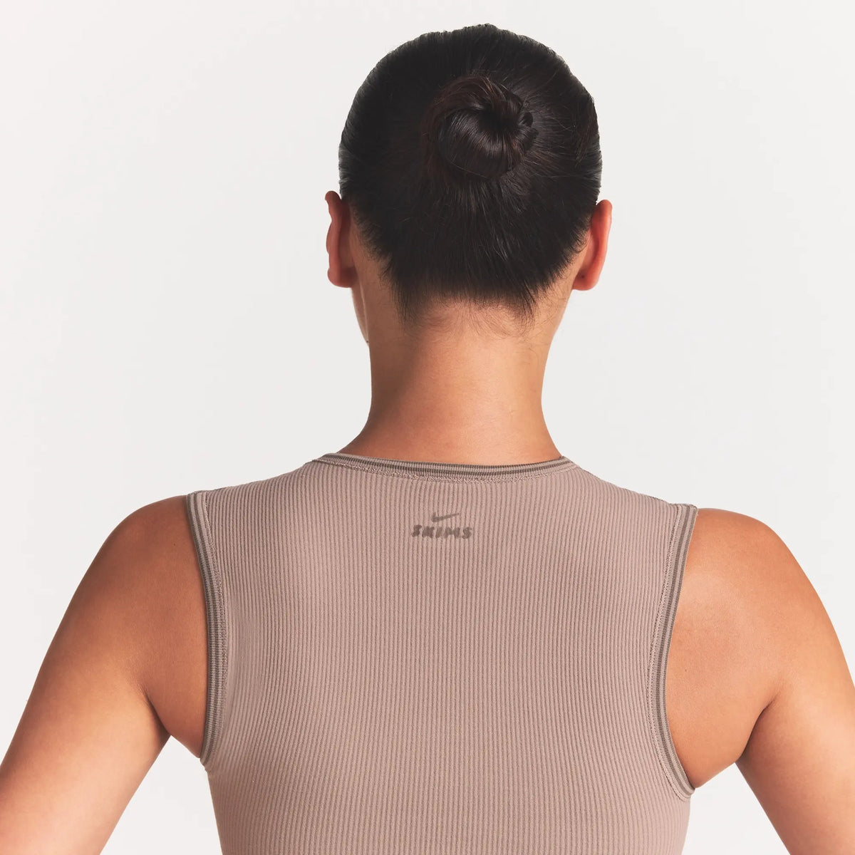 NikeSKIMS RIBBED SEAMLESS MUSCLE TANK | DRIFTWOOD