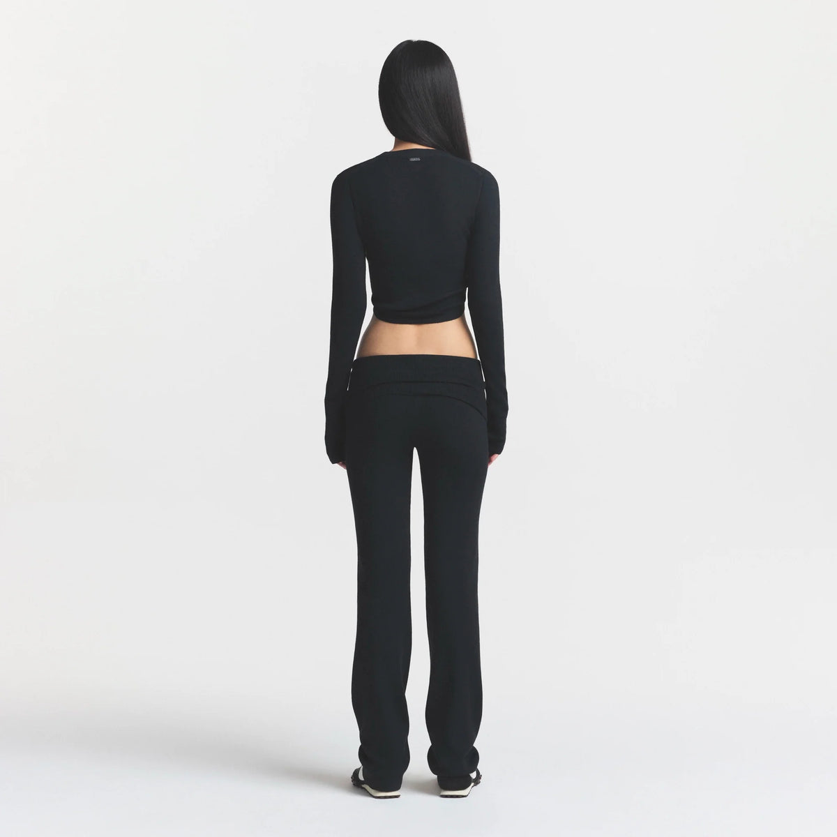 ESSENTIAL KNIT ROUNDED CROPPED CARDIGAN | ONYX