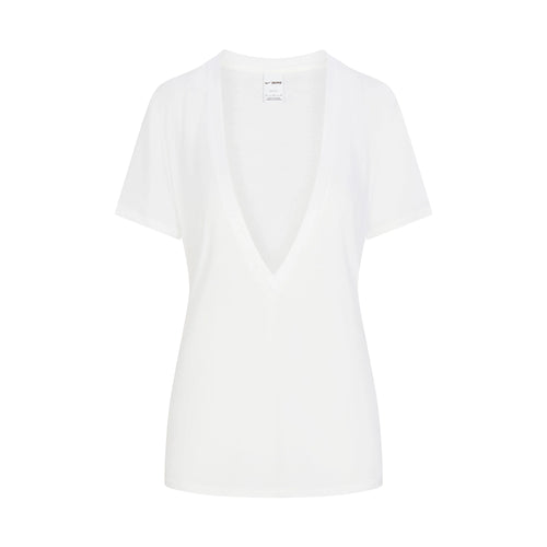 NikeSKIMS PERFORMANCE COTTON BLEND SHORT SLEEVE V-NECK TOP | SNOW
