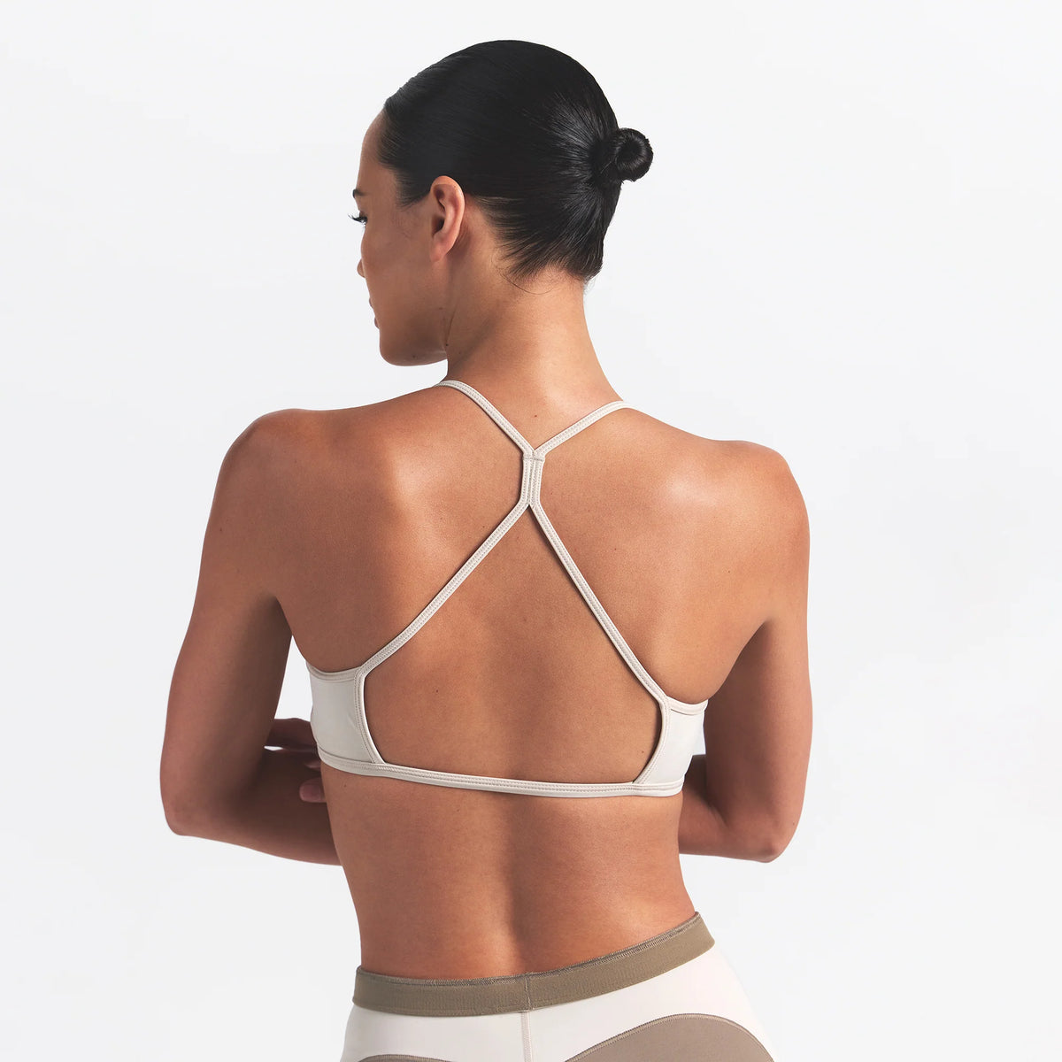 NikeSKIMS SHINE MICRO SCOOP BRA | TRUFFLE AND STONE