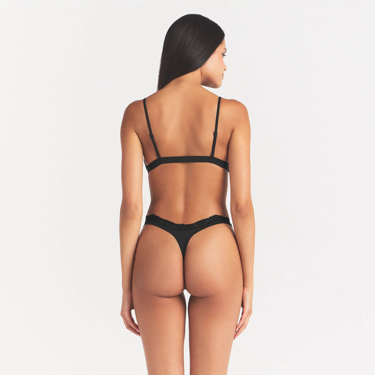 FITS EVERYBODY LACE TRIANGLE BRALETTE | ONYX