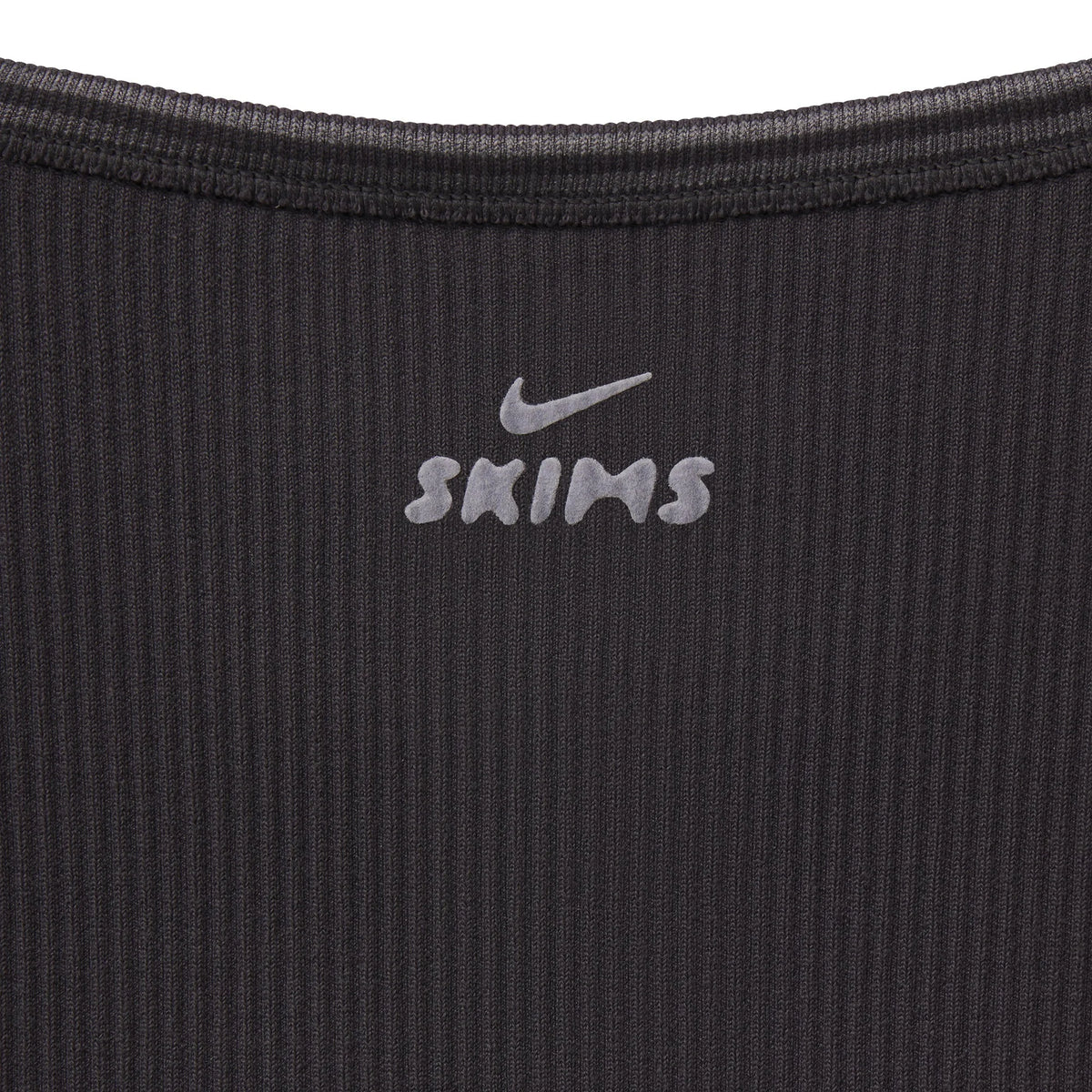 NikeSKIMS RIBBED SEAMLESS CAMI | OBSIDIAN