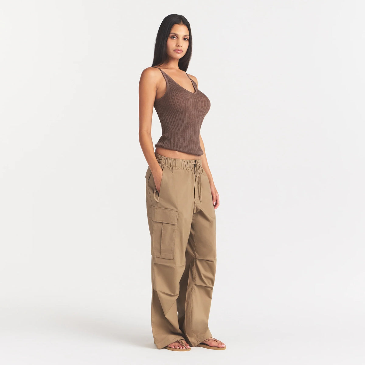 WOVEN COTTON OVERSIZED LOW RISE CARGO PANT | DESERT