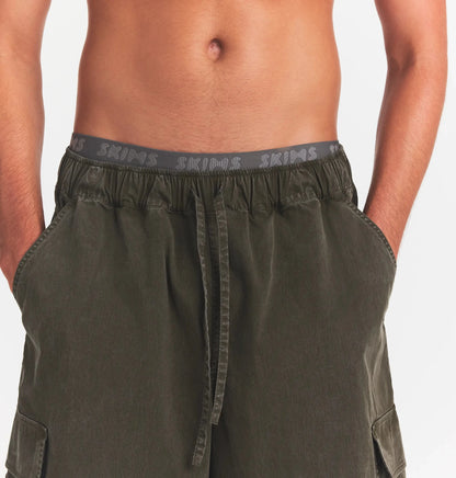 WOVEN MENS RELAXED CARGO SHORT | JUNGLE