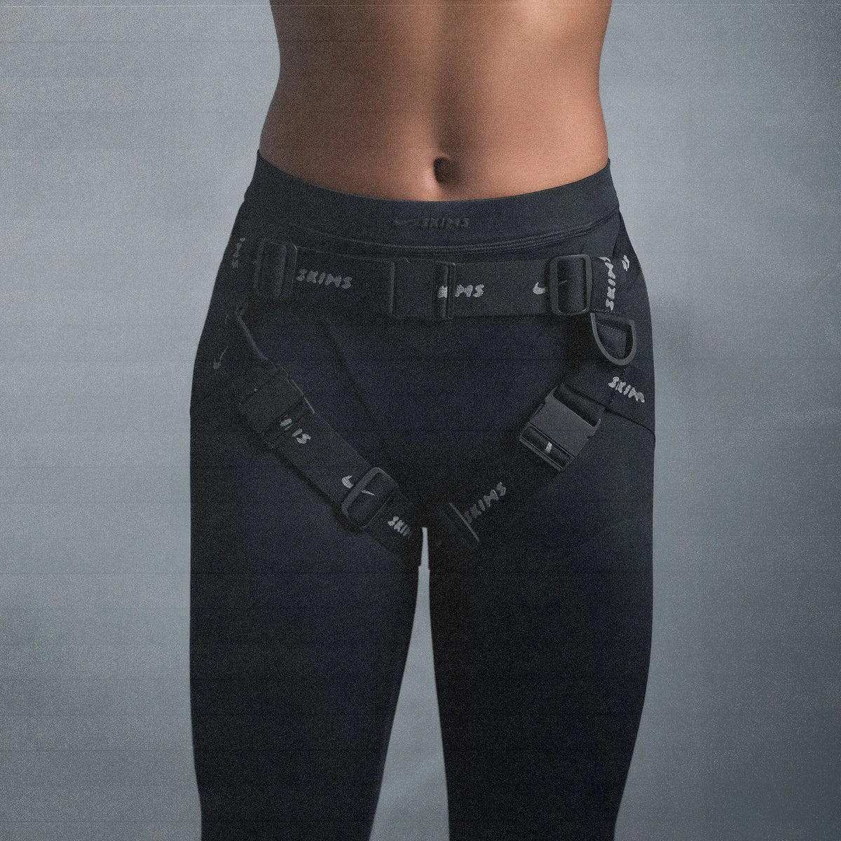 NikeSKIMS MATTE V-LINE 26" LEGGING | OBSIDIAN