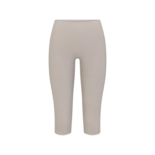 NikeSKIMS STUDIO STRETCH 17" CAPRI LEGGING | LINEN