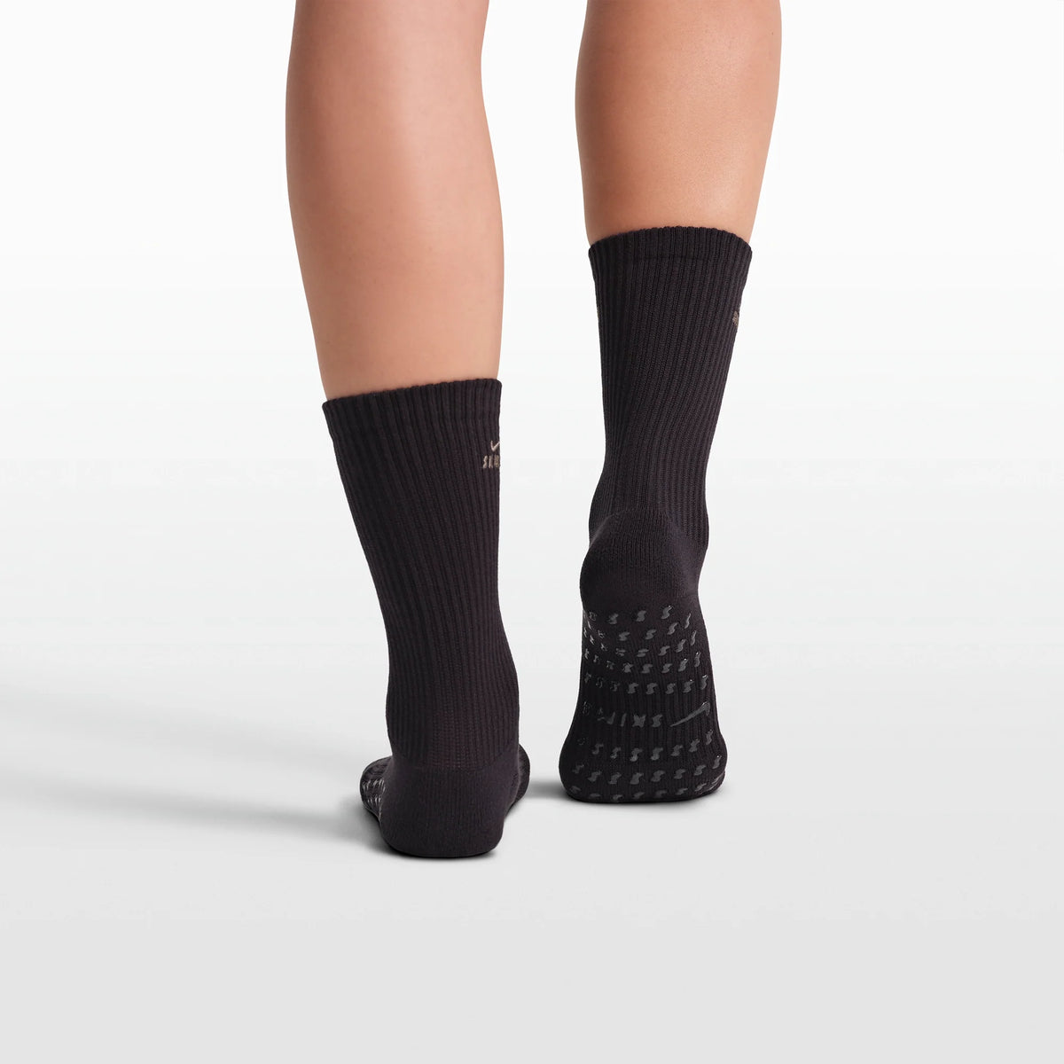 NikeSKIMS ACCESSORIES DRI-FIT™ PILATES CREW SOCK | OBSIDIAN