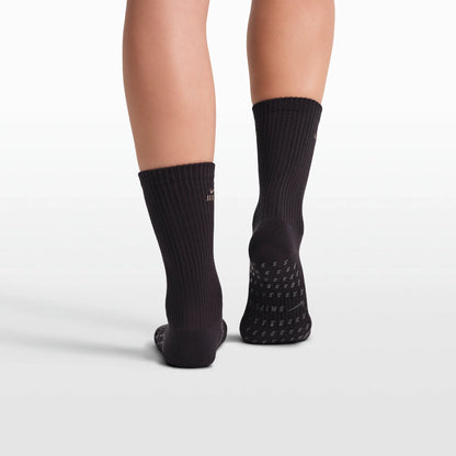 NikeSKIMS ACCESSORIES DRI-FIT™ PILATES CREW SOCK | OBSIDIAN