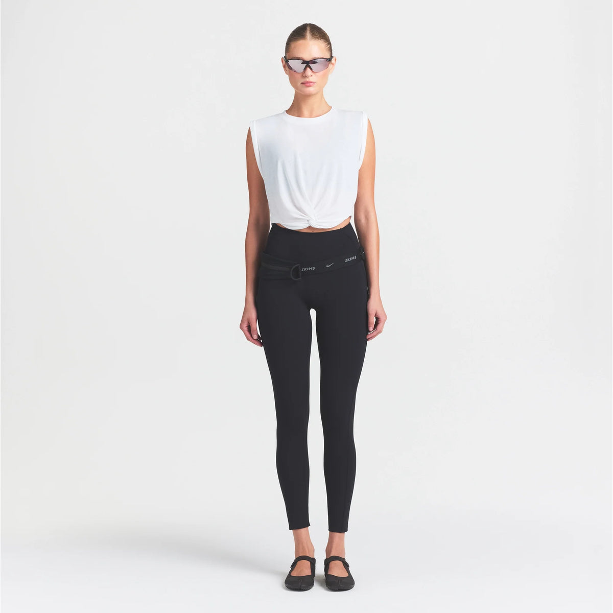 NikeSKIMS PERFORMANCE COTTON BLEND CROP TWIST TANK | SNOW