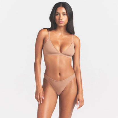 FITS EVERYBODY TRIANGLE BRALETTE | SIENNA