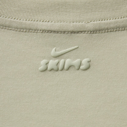 NikeSKIMS PERFORMANCE COTTON BLEND OVERSIZED SHORT SLEEVE TOP | TALC