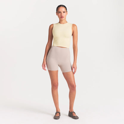 NikeSKIMS RIBBED SEAMLESS MUSCLE TANK | LEMON DROP