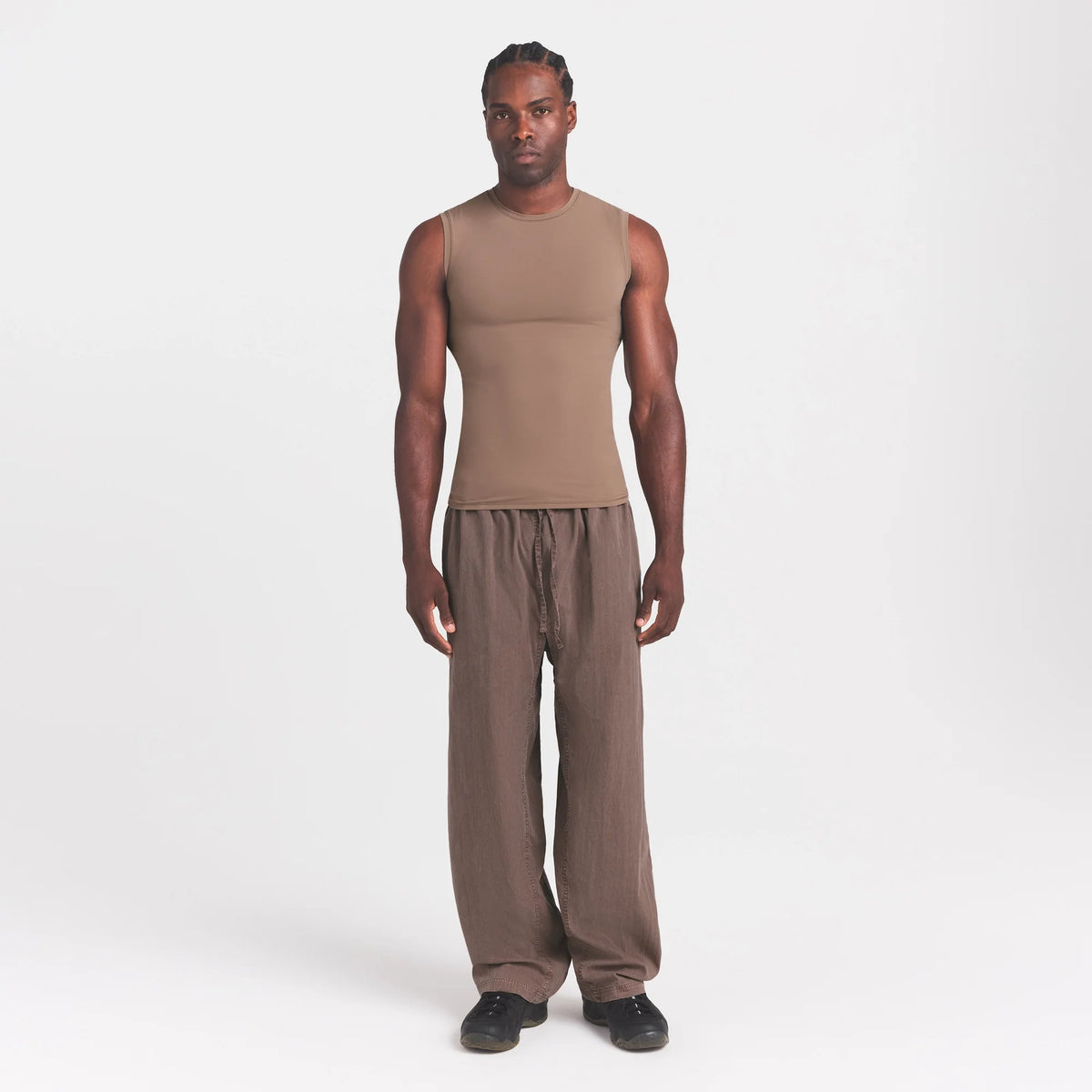 FITS EVERYBODY MENS SLIM TANK | UMBER