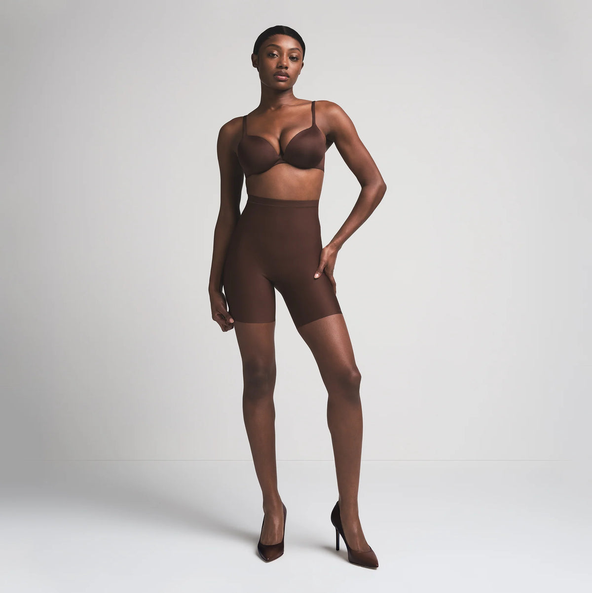 SKIMS BODY CORE SCULPT MID RISE SHORT | COCOA