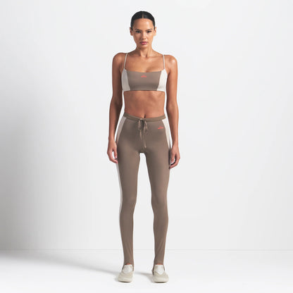 NikeSKIMS SHINE MICRO SCOOP BRA | TRUFFLE AND STONE