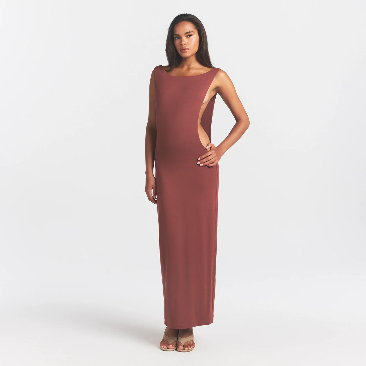 SMOOTH LAYERS CUT OUT LONG DRESS | HENNA