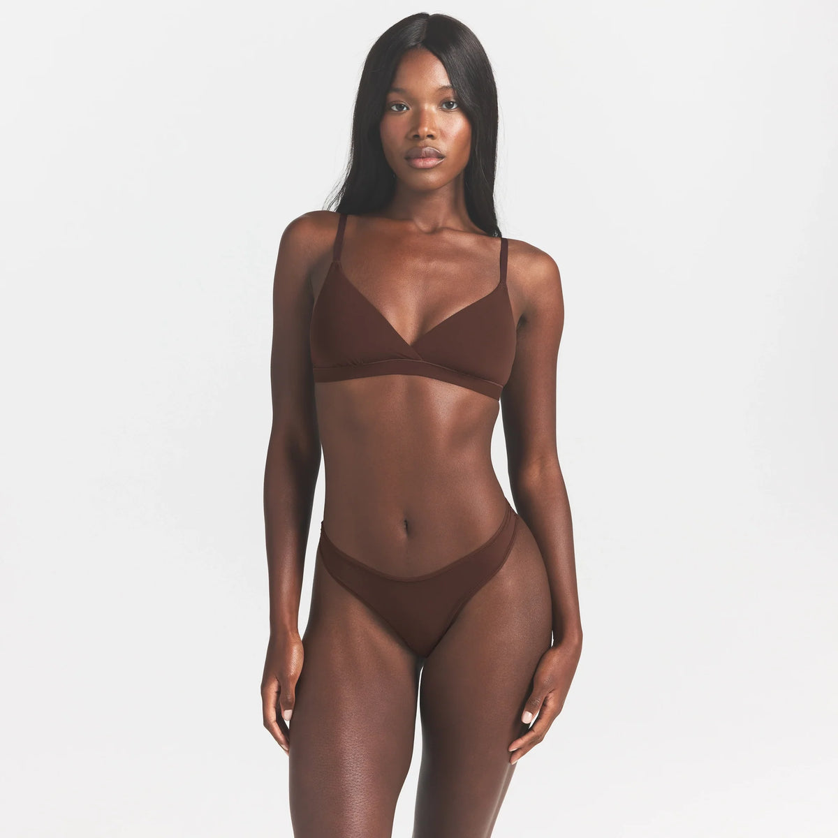 FITS EVERYBODY CROSSOVER BRALETTE | COCOA