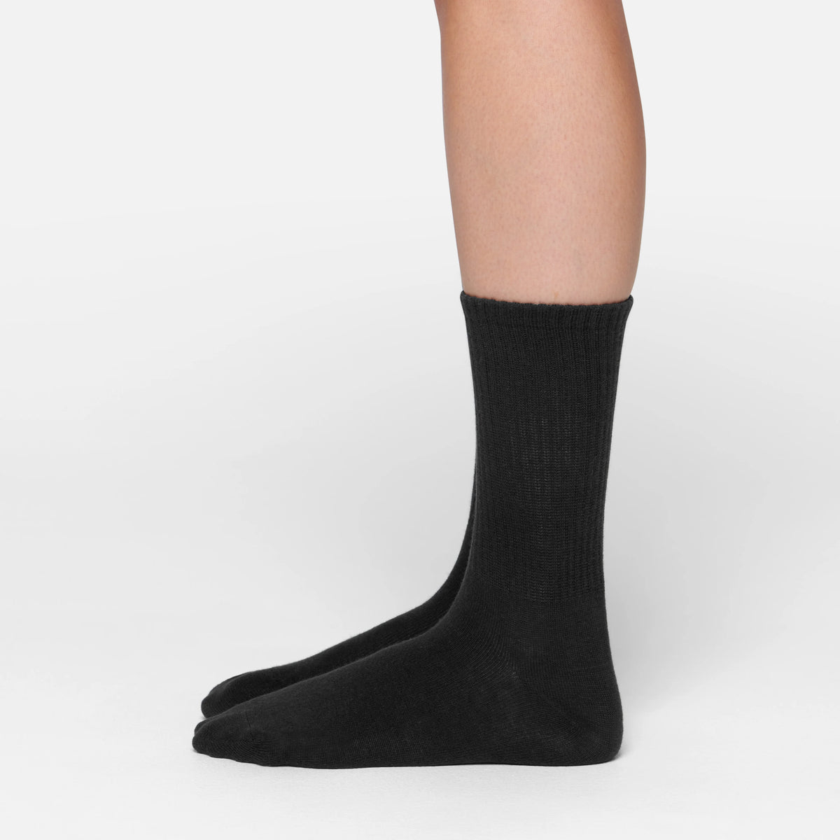 RIBBED CREW SOCK | SOOT