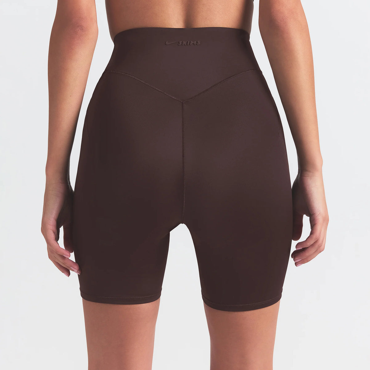 NikeSKIMS SHINE BONDED WAIST 5" BIKER SHORT | PHOENIX