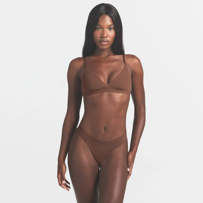 FITS EVERYBODY CROSSOVER BRALETTE | JASPER