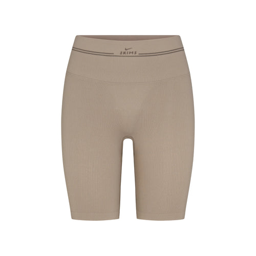 NikeSKIMS RIBBED SEAMLESS 5" BIKER SHORT | DRIFTWOOD