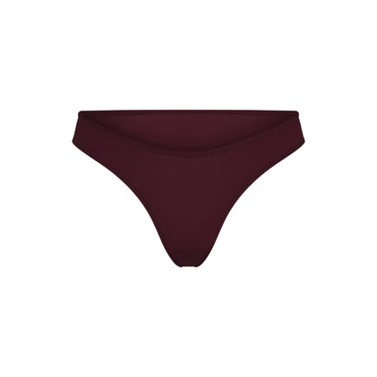 FITS EVERYBODY DIPPED FRONT THONG | CURRANT