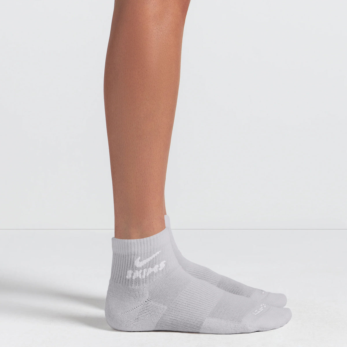 NikeSKIMS ACCESSORIES DRI-FIT™ QUARTER CREW SOCK 3-PACK | HEATHER GREY MULTI