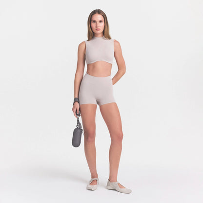 NikeSKIMS STUDIO STRETCH DIPPED 2" SHORT | LINEN