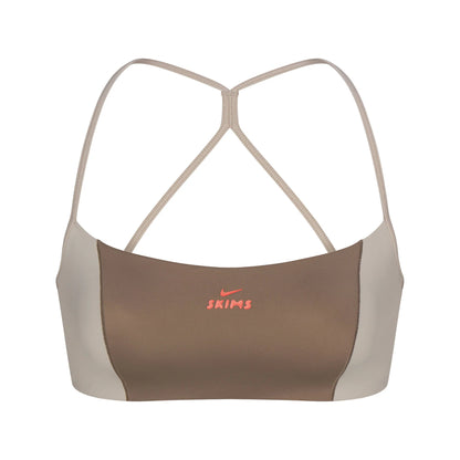 NikeSKIMS SHINE MICRO SCOOP BRA | TRUFFLE AND STONE