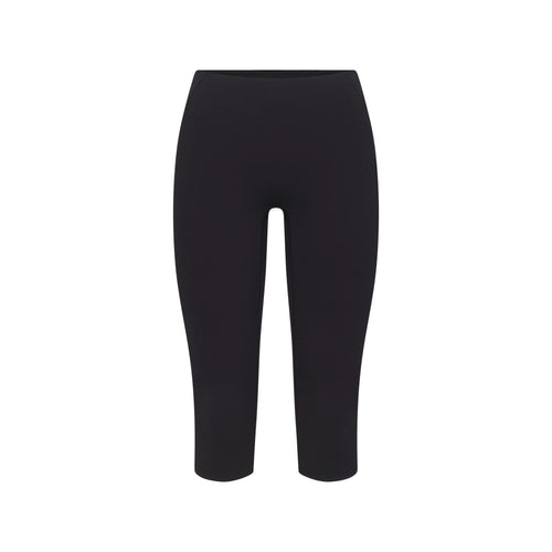 NikeSKIMS STUDIO STRETCH 17" CAPRI LEGGING | OBSIDIAN