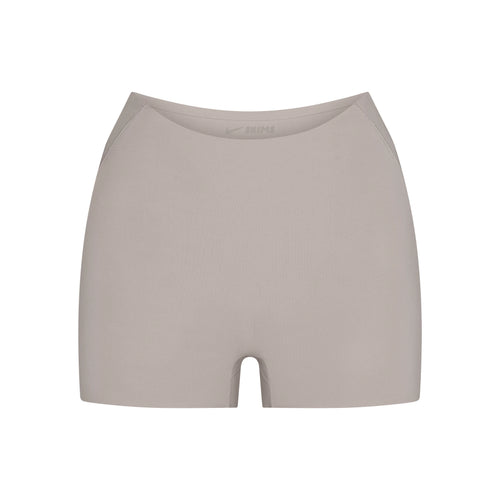 NikeSKIMS STUDIO STRETCH 3" SHORT | LINEN