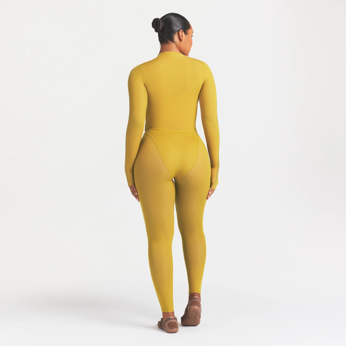 NikeSKIMS WEIGHTLESS LAYERS V-PANEL 28" LEGGING | CITRINE