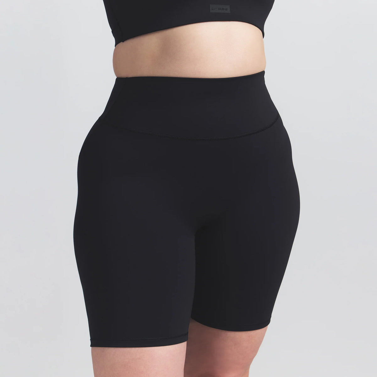 NikeSKIMS MATTE 7" BIKER SHORT | OBSIDIAN