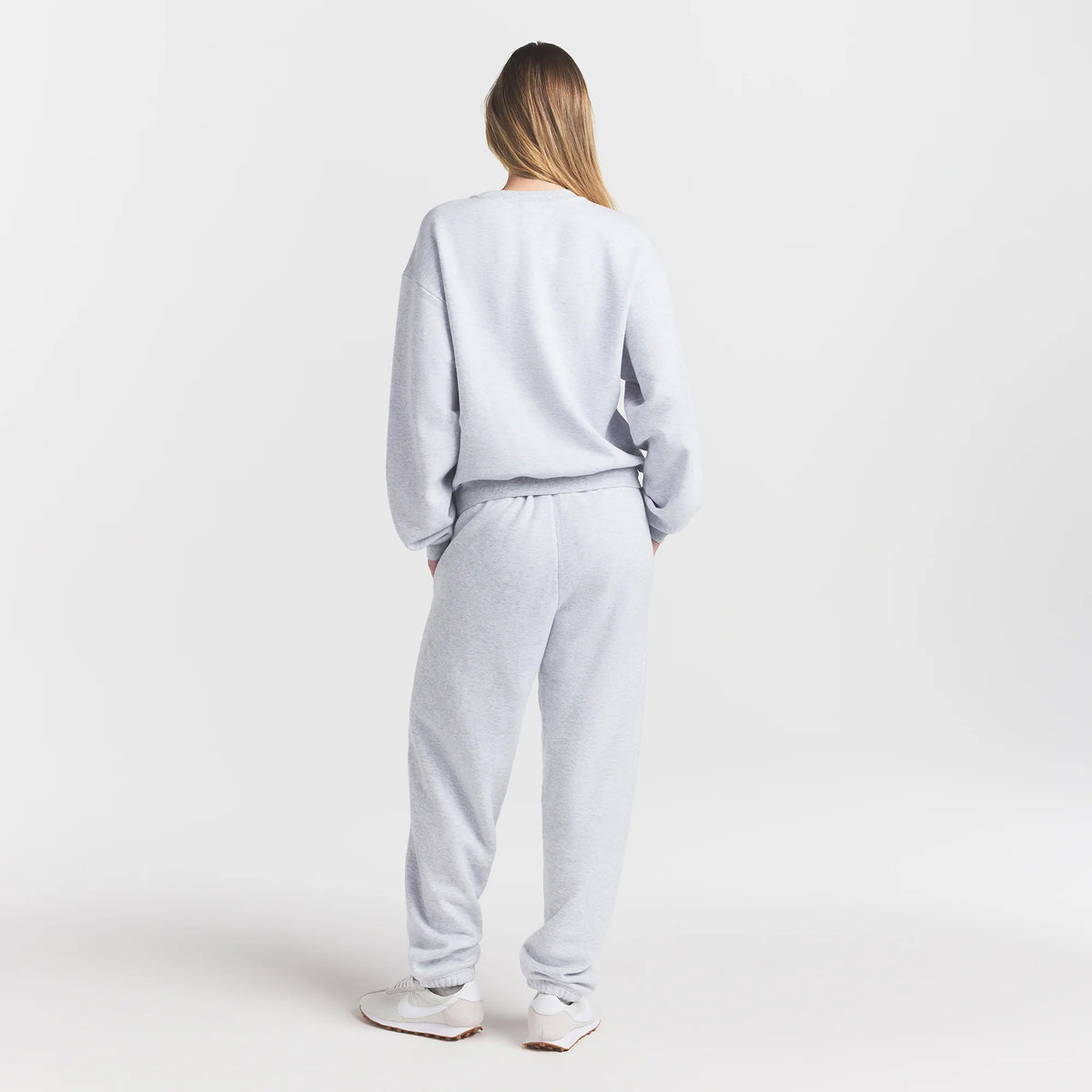 COTTON FLEECE LOGO CLASSIC CREWNECK | PLAID ARCHED LOGO PATCH