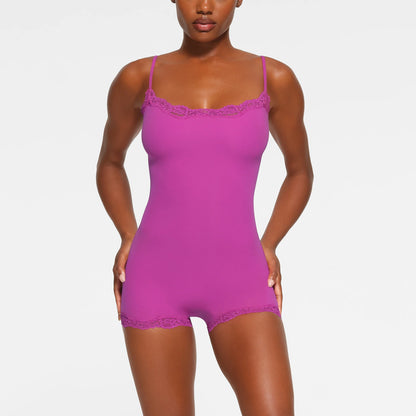 FITS EVERYBODY LACE ONESIE | LOLLIPOP