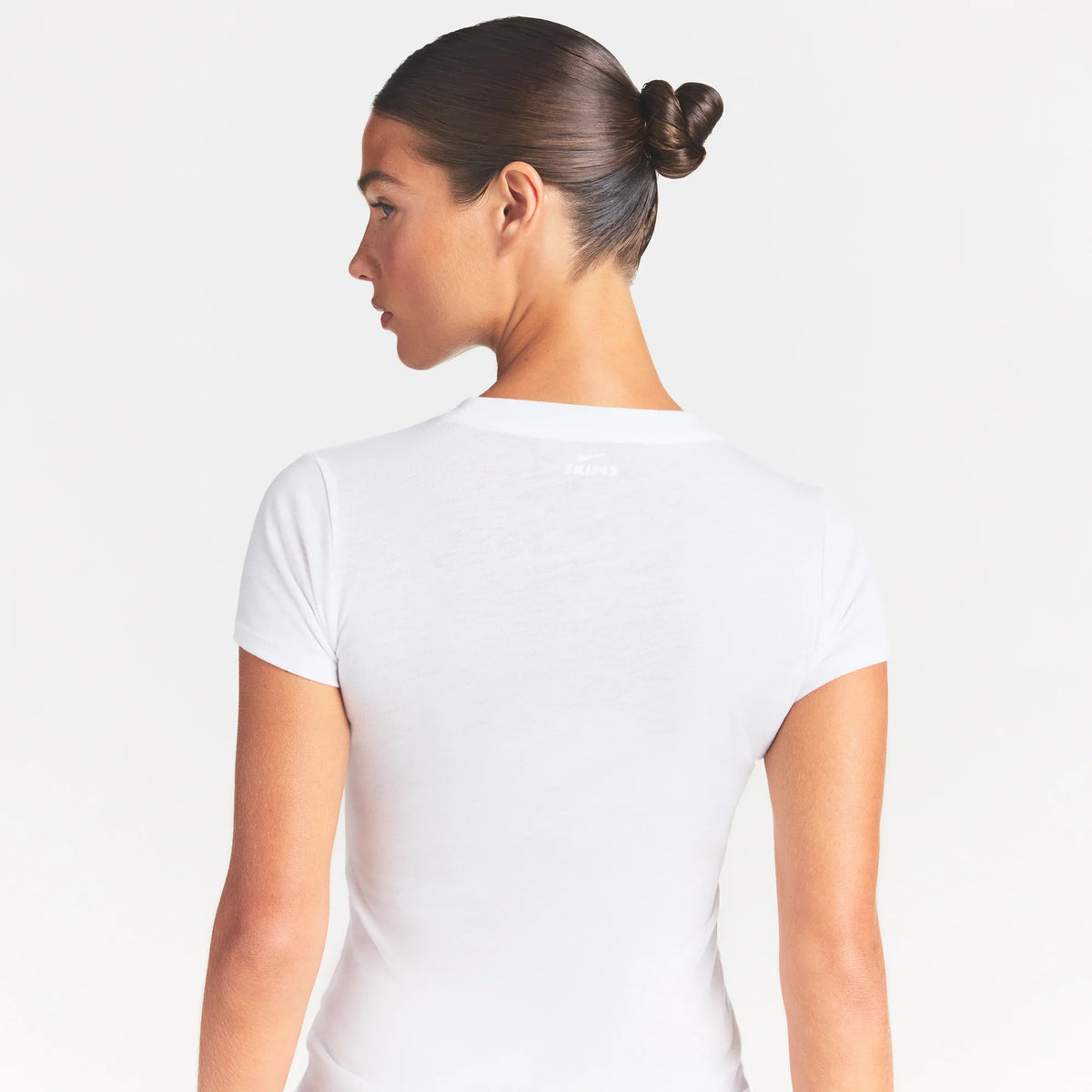 NikeSKIMS PERFORMANCE COTTON BLEND SHORT SLEEVE TOP | SNOW