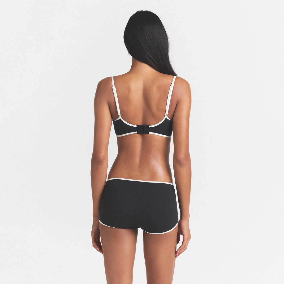COTTON RIB BOY SHORT | SOOT CONTRAST