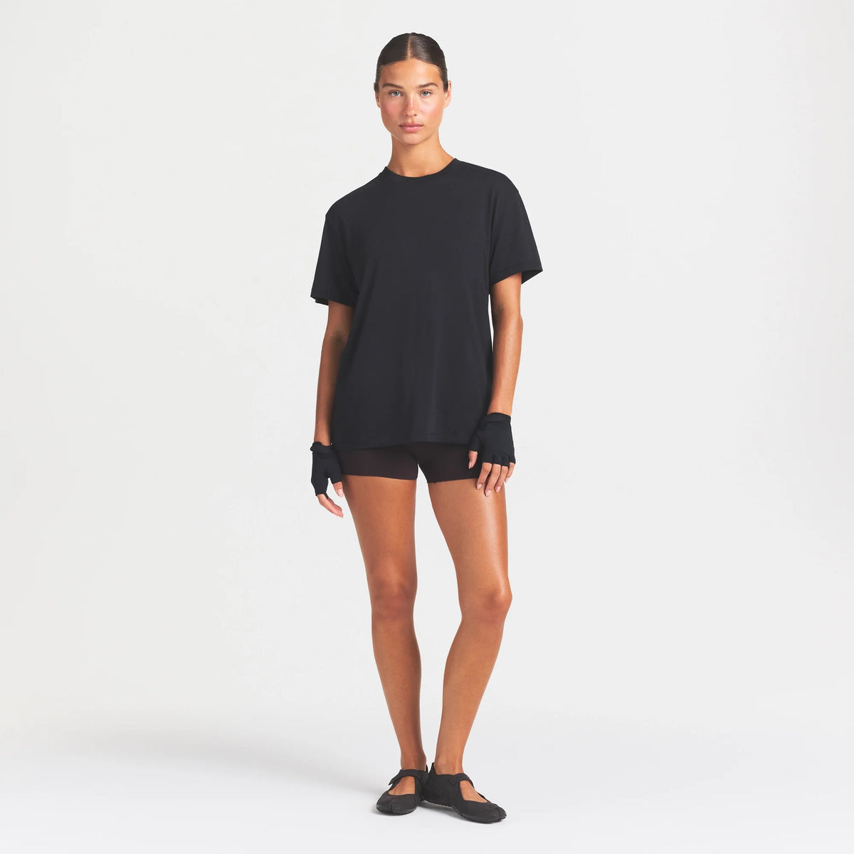 NikeSKIMS PERFORMANCE COTTON BLEND OVERSIZED SHORT SLEEVE TOP | OBSIDIAN