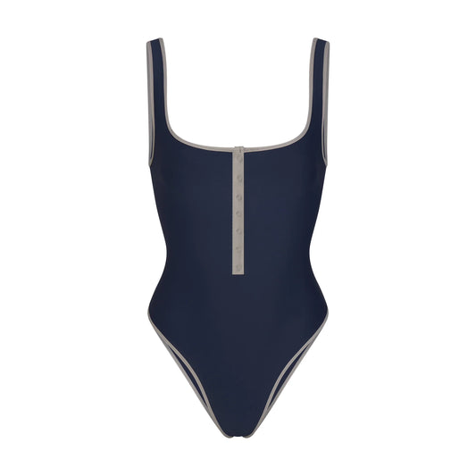 SIGNATURE SWIM SNAP FRONT ONE PIECE | NAVY CONTRAST