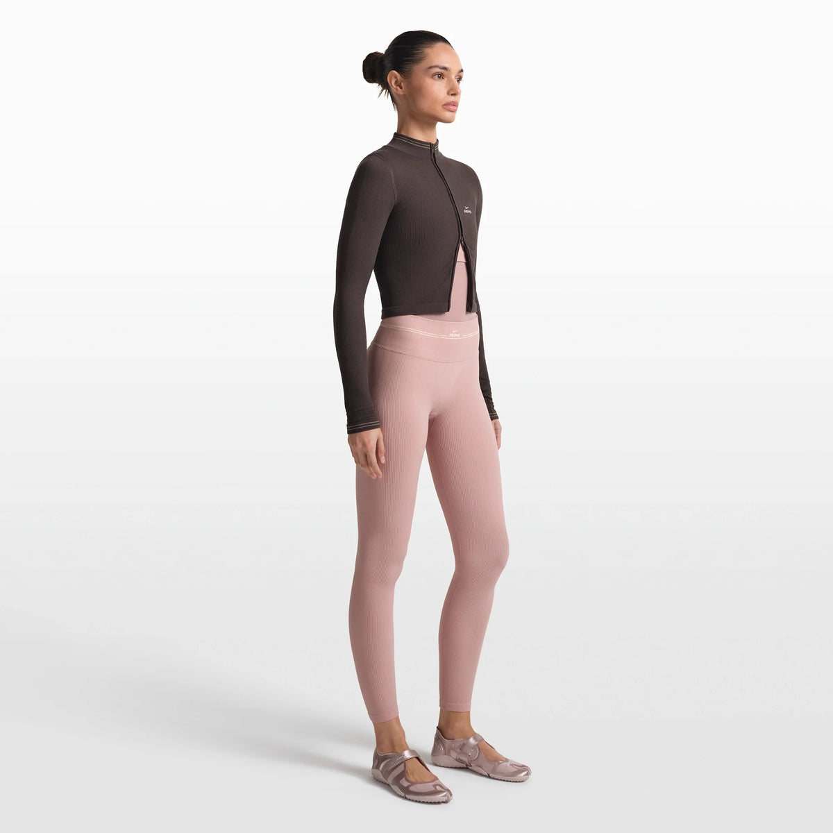 NikeSKIMS RIBBED SEAMLESS 26" LEGGING | HIMALAYAN