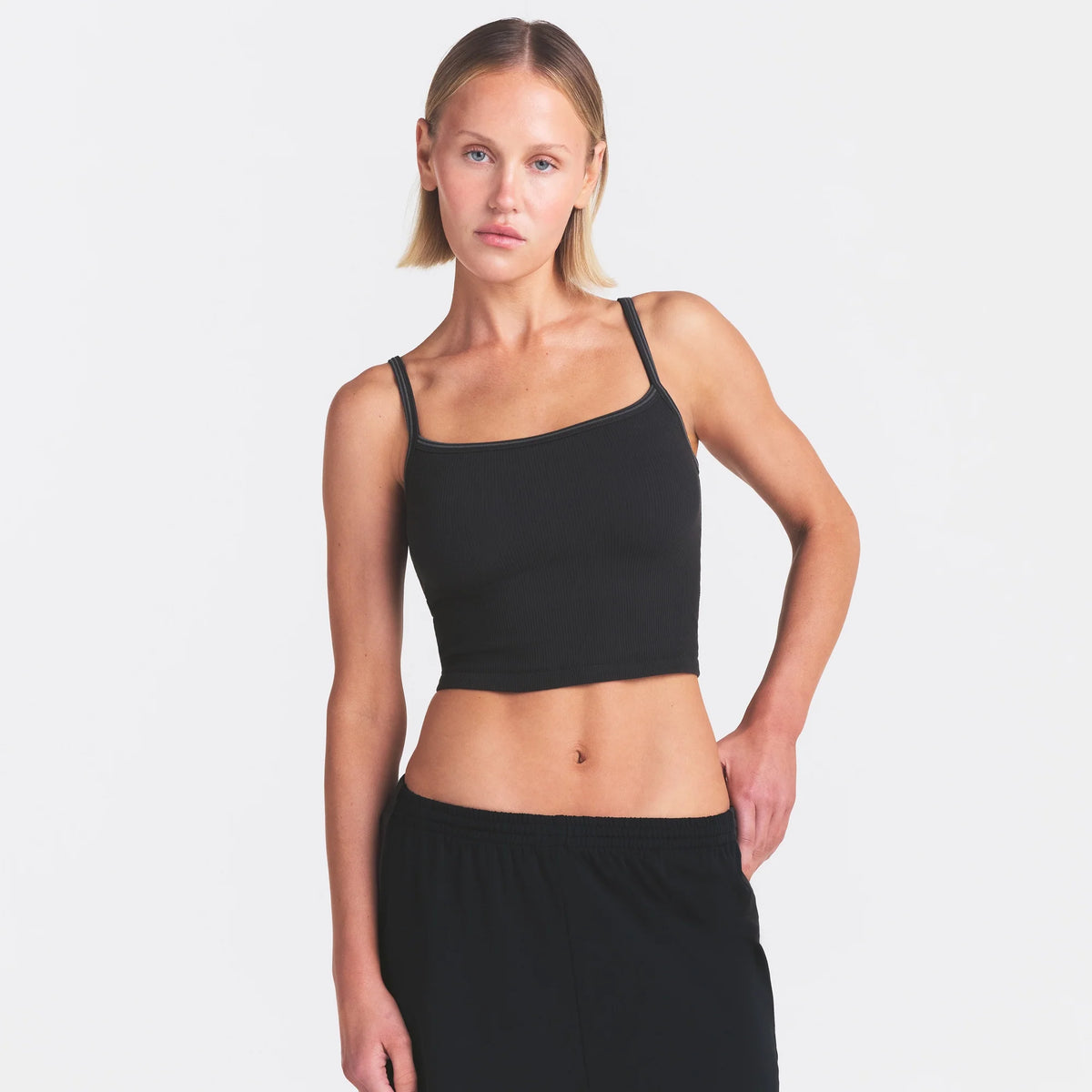 NikeSKIMS RIBBED SEAMLESS CAMI | OBSIDIAN