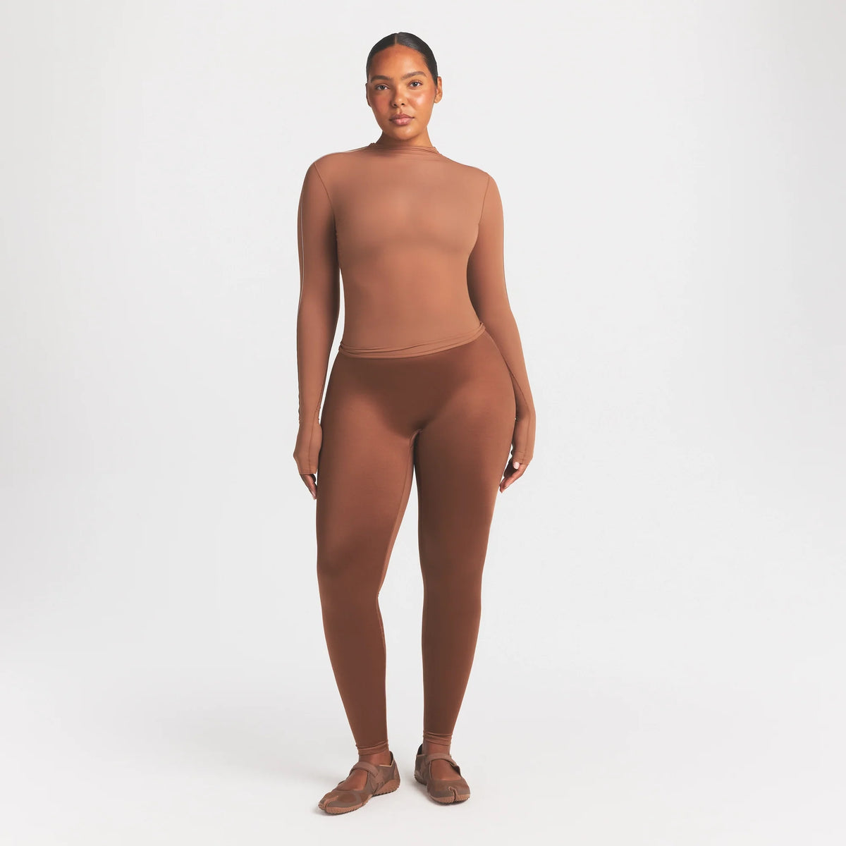 NikeSKIMS SATIN SHINE BONDED WAIST 29" LEGGING | CAROB BROWN